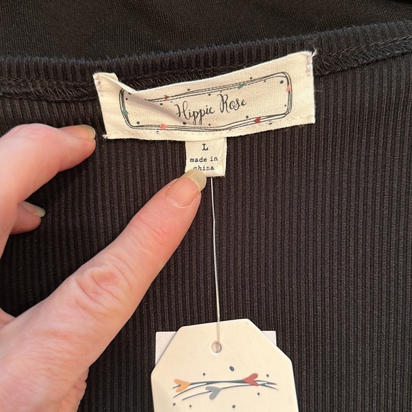 NWT Hippie rose crop shirt size large, black - Picture 4 of 4